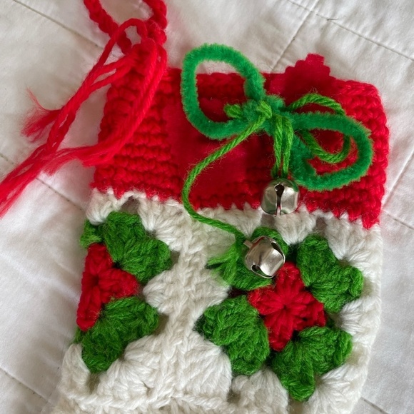 LOT OF VINTAGE 4 GRANNY CROCHET CHRISTMAS STOCKINGS - Picture 10 of 12